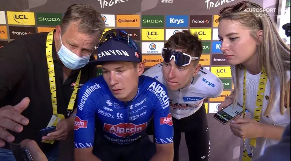 Maak kennis met de knappe Melanie, vriendin van Vlaamse Tour-sensatie Philipsen (foto's)
