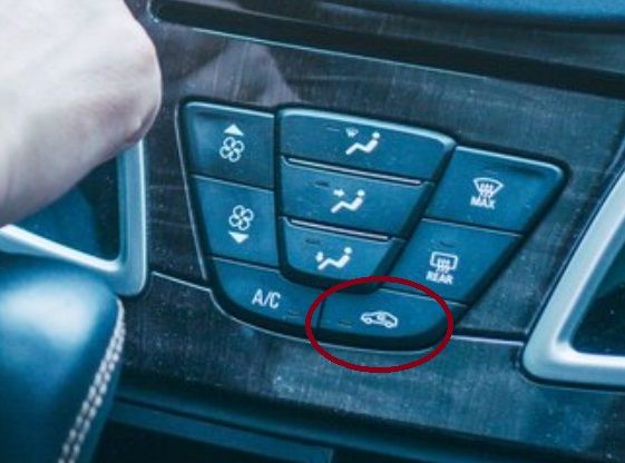 Experts waarschuwen: "Druk in de winter nooit op deze knop op je dashboard!"