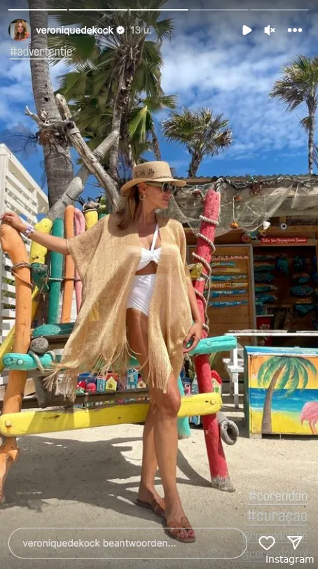"Klaar voor het strand!": Veronique De Kock pakt uit met heerlijke bikinifoto's