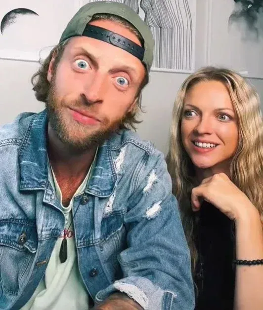 "Als de kids naar school zijn, maken we samen pikante content. Het maakt ons betere ouders!"