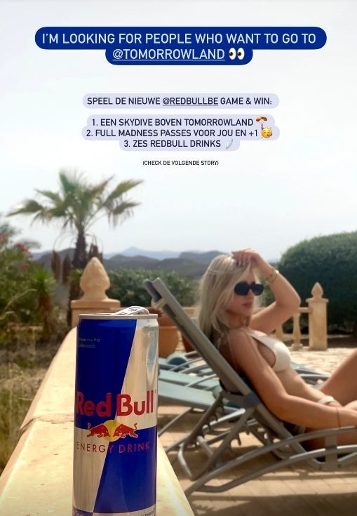 Amy Sonck zoekt iemand die naar Tomorrowland wil gaan en probeert je te overtuigen in bikini (foto's)