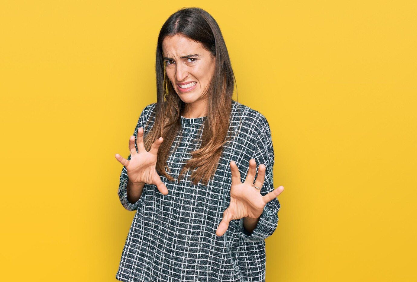 Dit zijn 10 signalen dat je vrouw / vriendin compleet 'gestoord' is