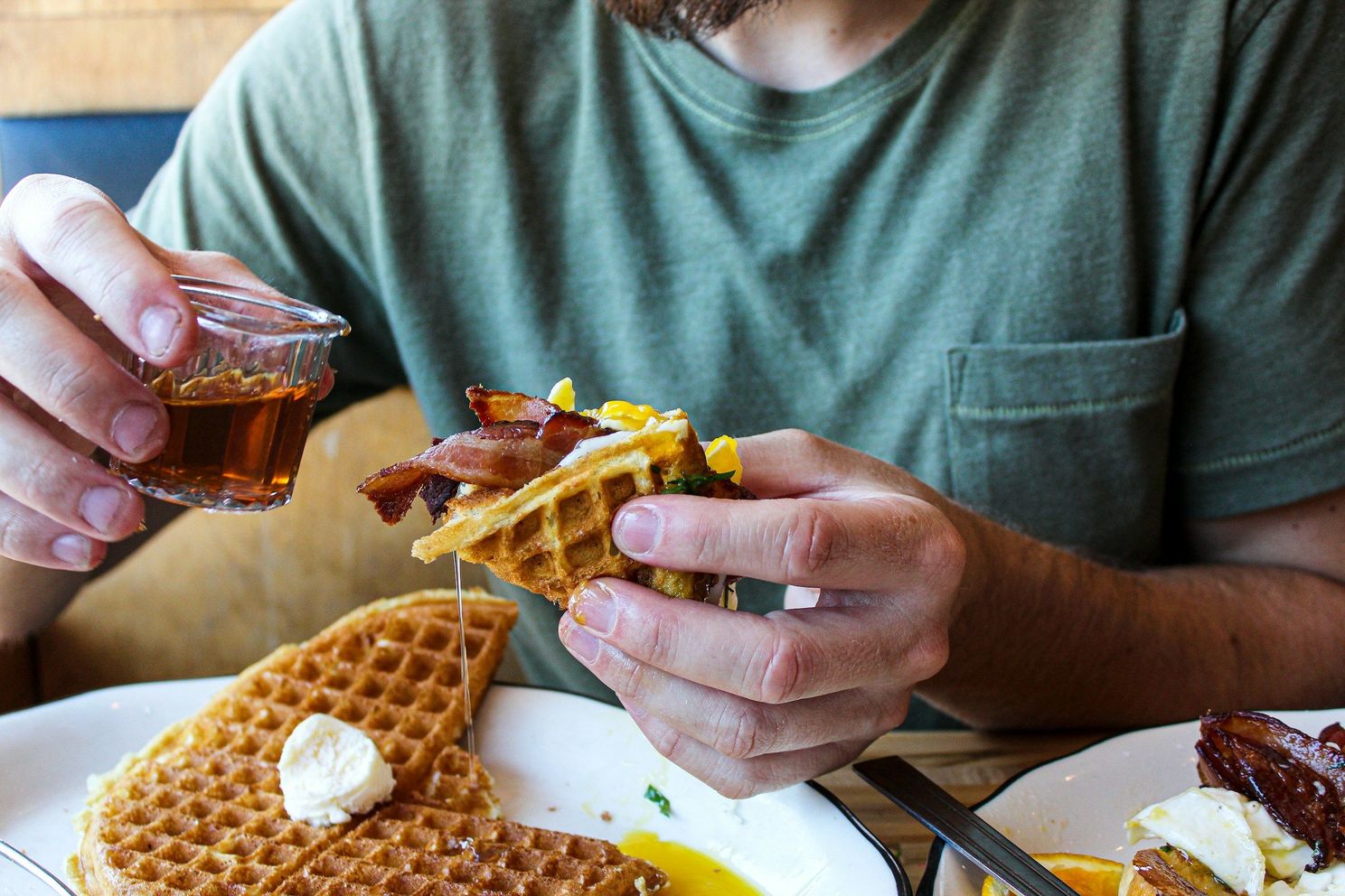 Hoeveel calorieën hebben mannen per dag écht nodig? "Je levensstijl heeft een grote invloed"