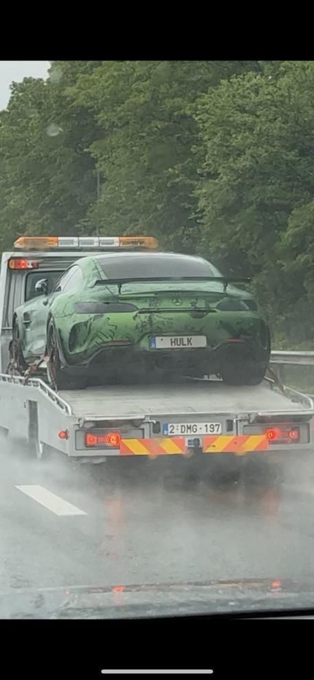 Belgische chauffeur laat met zijn originele nummerplaat zien dat hij Marvel-fan is: "Iets meer groen mocht..."