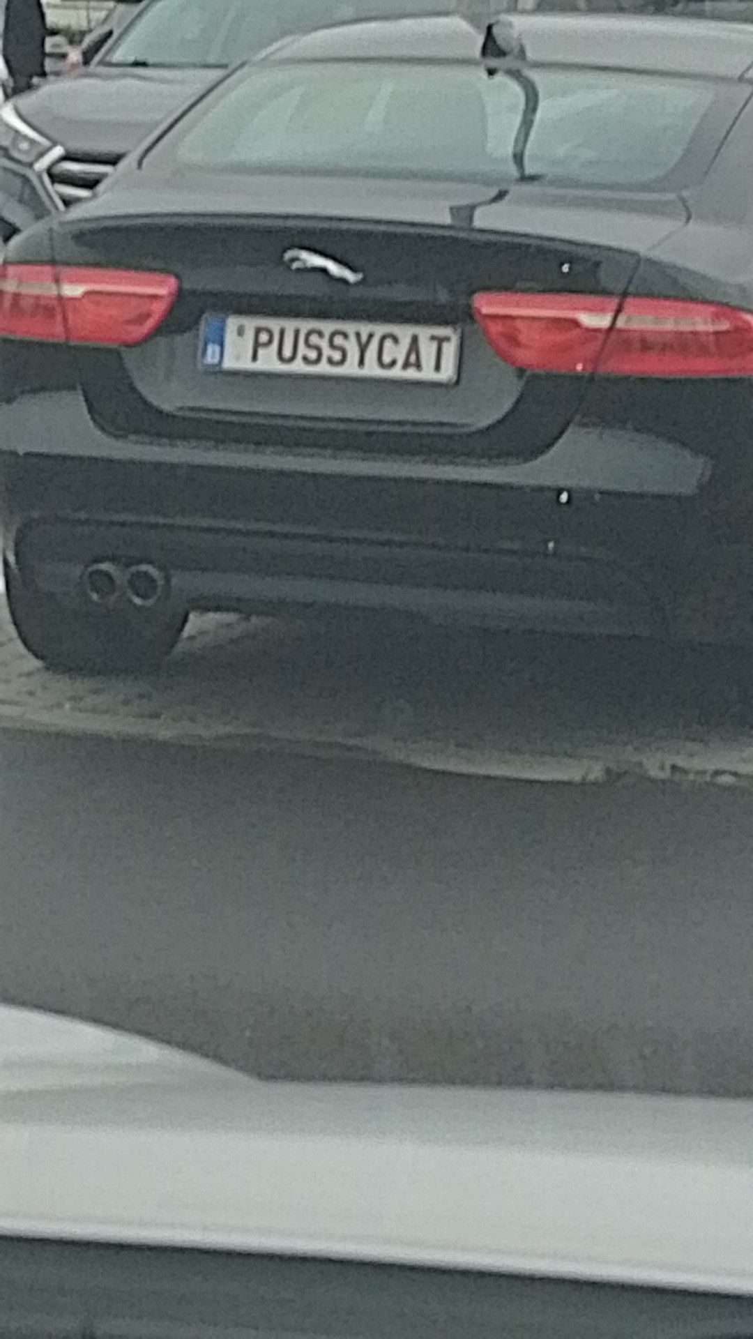 Vlaamse Jaguar-eigenaar zorgt voor hilariteit met zijn nummerplaat: "Dat moet Balthazar Boma zijn"
