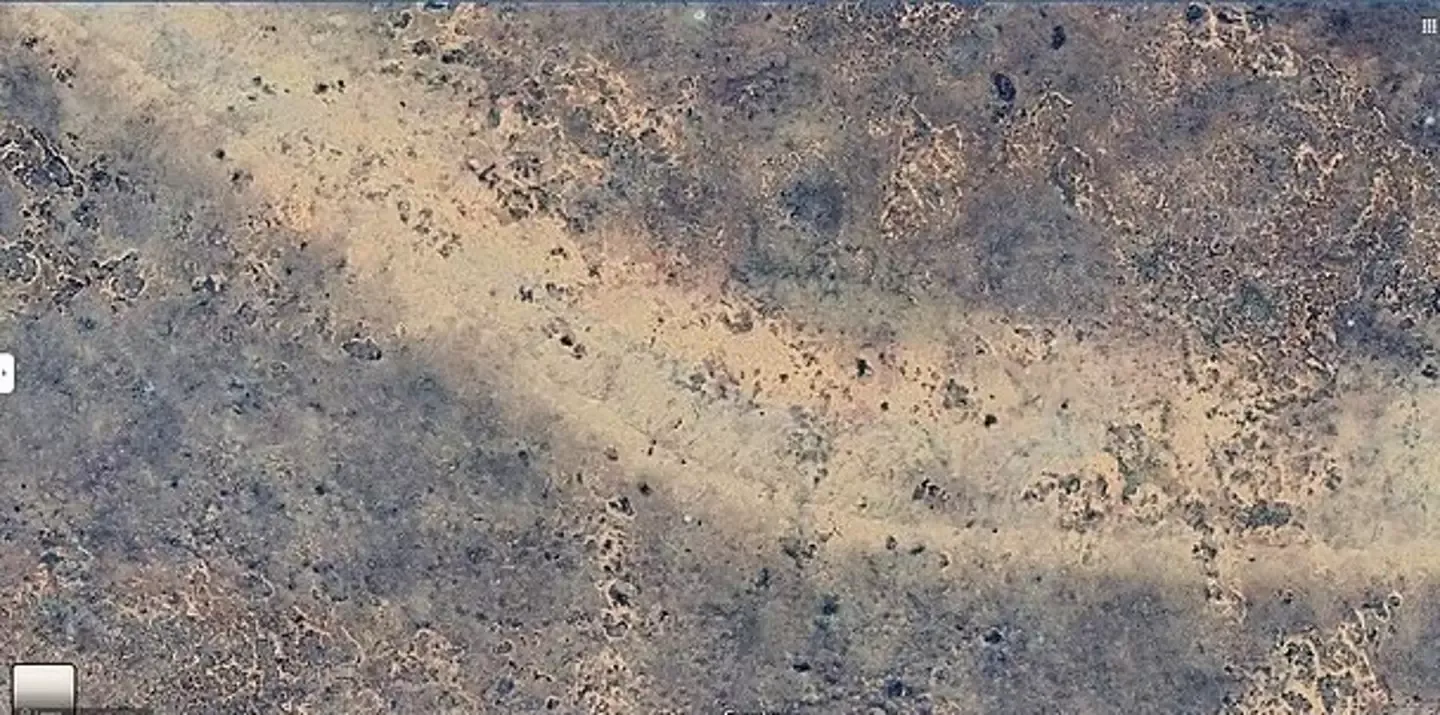 Man die Google Earth bekijkt doet schokkende ontdekking in de Australische outback