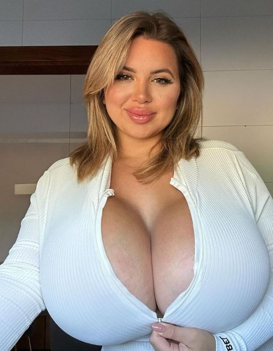 Jessy betaalde 50.000 euro voor nieuwe (reusachtige) voorgevel, maar heeft probleem: "Mannen zijn nu bang van mij!"