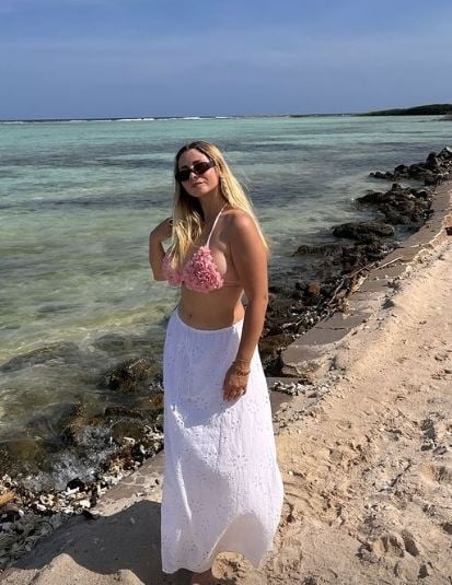 Hallo kroket! Steffi Mercie maakt haar volgers stapelzot met fenomenale bikinifoto's