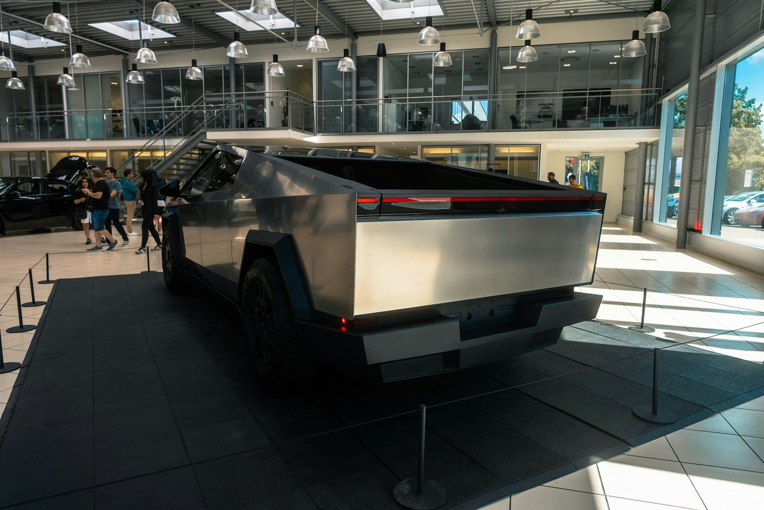 Game over voor de Tesla Cybertruck? Werknemers Tesla-fabriek krijgen plots enkele dagen betaald verlof