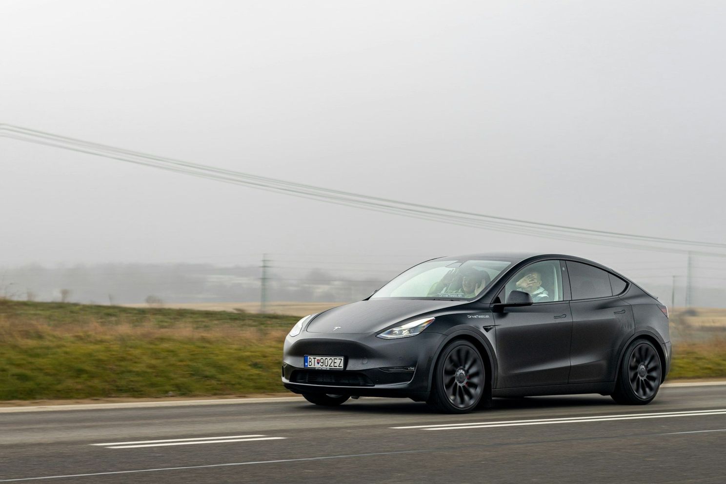 Tesla-topman reageert nadat Model Y en Model X worden genoemd als de gevaarlijkste auto's die je kunt bezitten