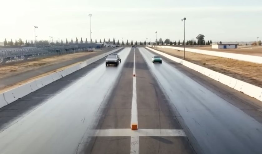 Tesla Cybertruck neemt het in een dragrace op tegen een Porsche 911 en het resultaat is verrassend