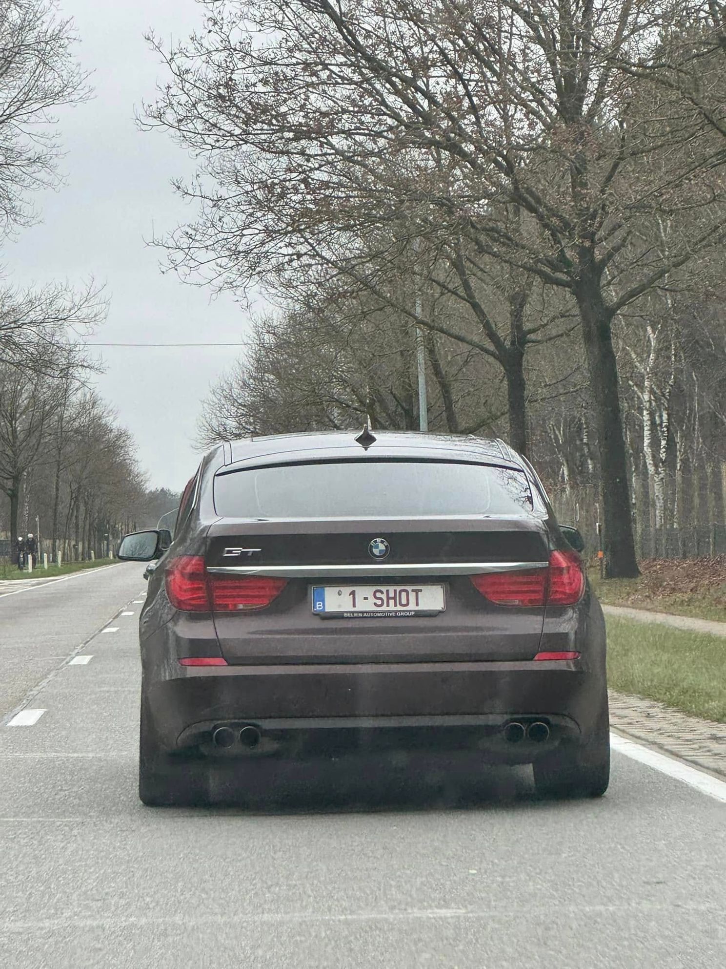 De BMW van deze Vlaming heeft een nummerplaat die de meningen verdeelt: "Grote fan van Eminem?"