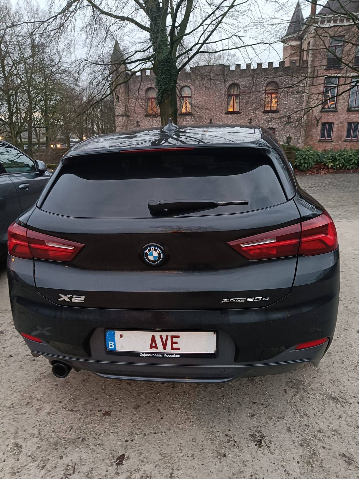 Deze Vlaming koos een wel heel opvallende nummerplaat voor zijn BMW: "En waar is Maria?"