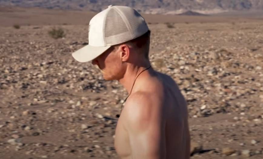 Man loopt een marathon zonder enige training op de 'heetste plek op aarde': "Mijn zweet verdampte"