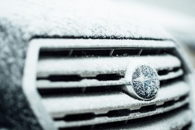 Experts waarschuwen: “Doe dit nooit direct nadat je jouw auto hebt gestart in de winter!”