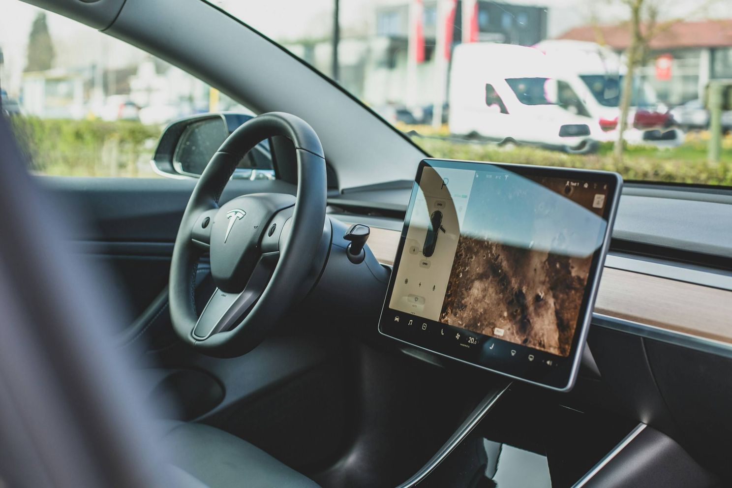 Tesla-bestuurder onthult 'angstaanjagende waarheid' na plotselinge realisatie over zijn rijgedrag