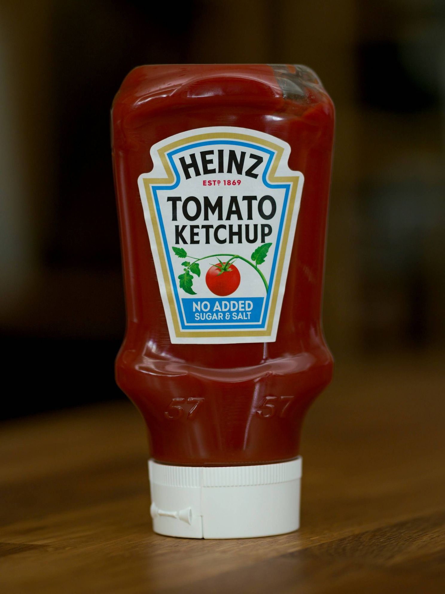 Heinz maakt einde aan discussie over bewaarplaats ketchup: in de kast of in de koelkast?