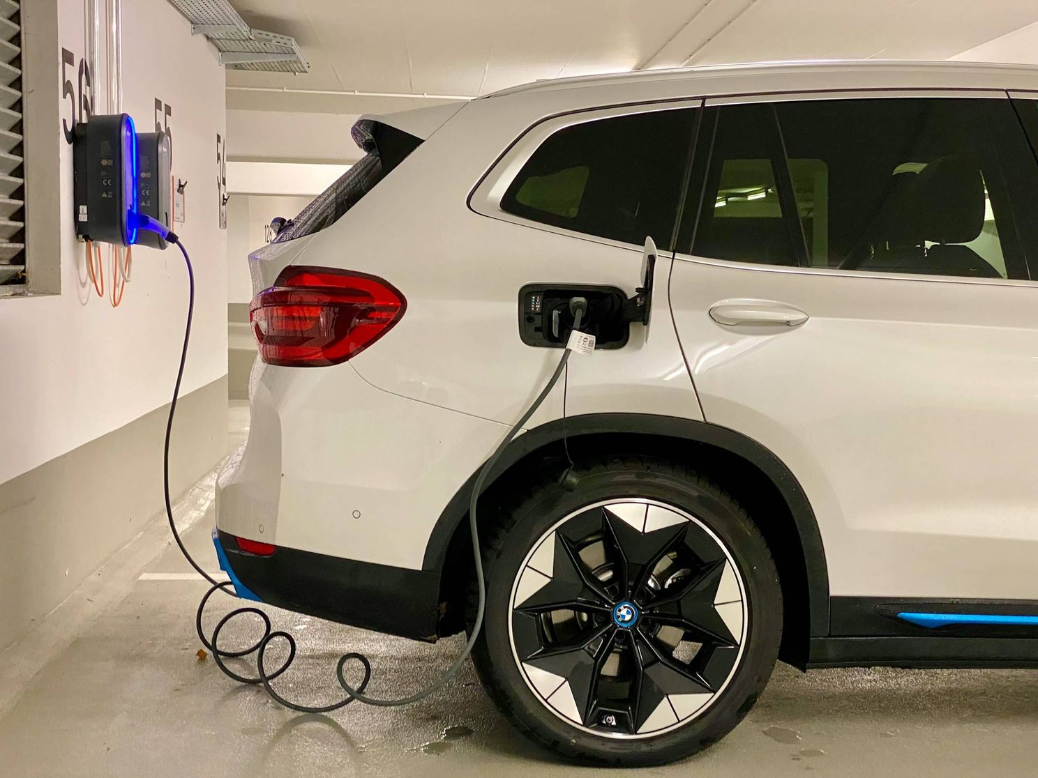 Zijn elektrische auto's tóch de toekomst? Onderzoek onthult verrassend resultaat over levensduur batterijen