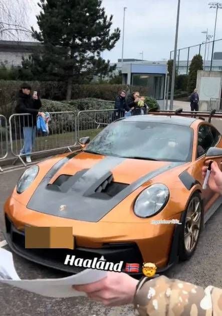 Erling Haaland spendeert zijn loon van enkele dagen aan een nieuwe peperdure bolide