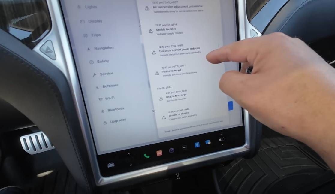 Eigenaar van tweedehands Tesla Model S krijgt al snel te maken met 'problemen' en is verbijsterd door de reparatiekosten