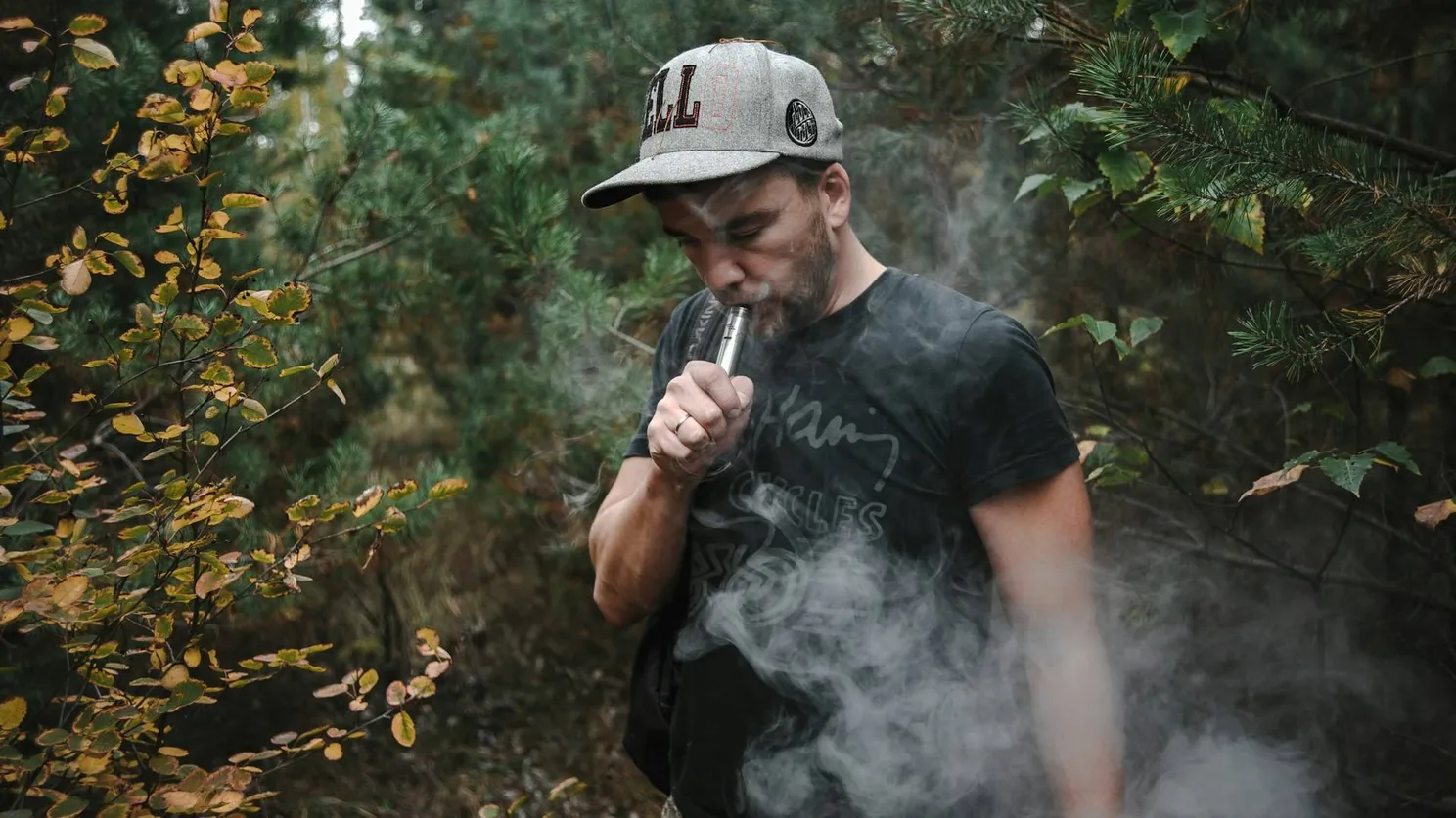 Waarschuwing voor vapers na nieuw onderzoek dat schokkende waarheid over verslavingsniveaus onthult