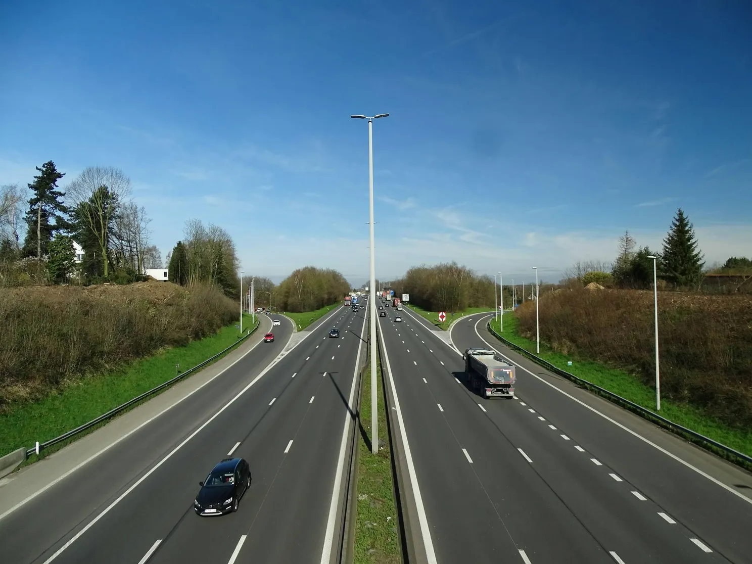 Deze nieuwe snelheidsregel kan Belgen honderden euro's kosten: "Bestuurders moeten rijgedrag aanpassen"