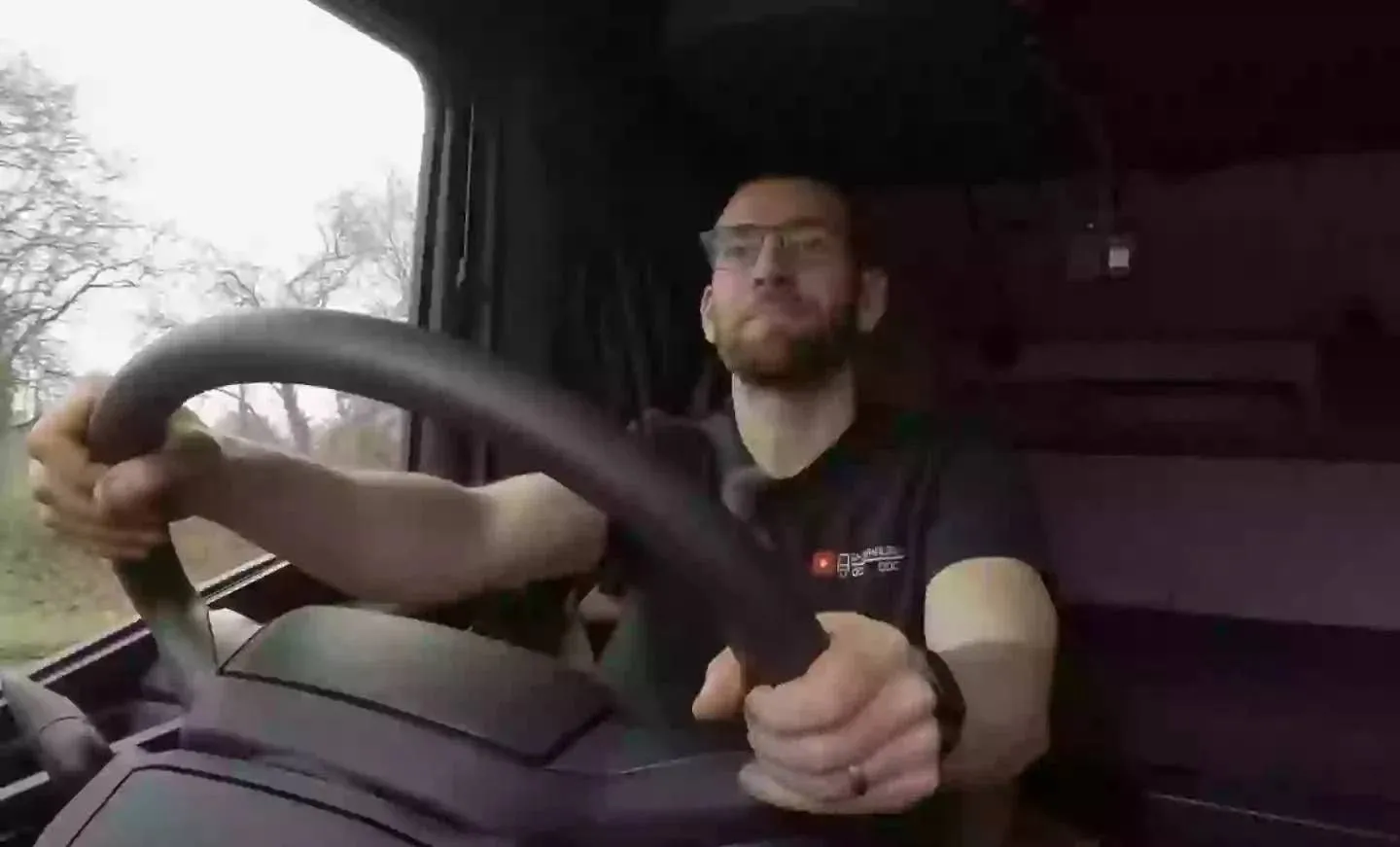 Vrachtwagenchauffeur onthult het loon en de 'waarheid' van zijn beroep: "Mensen denken verkeerd"