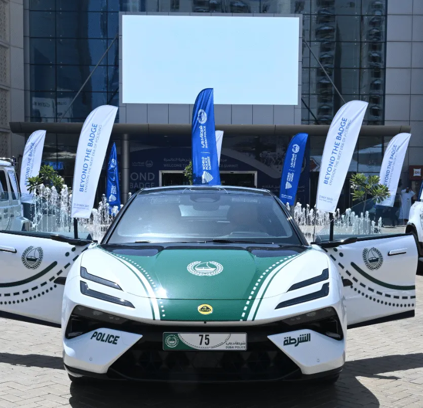 Politie Dubai voegt nieuwe luxe-EV toe aan vloot, die niet alleen zal worden gebruikt om criminelen te bestrijden