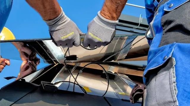 Experts wijzen op veiligheidsrisico's bij installatie nieuwe zonnepanelen: "Kan tot brand leiden"
