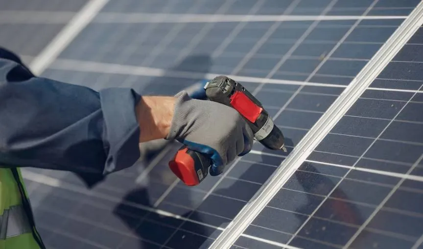 Het verrassende moment waarop je zonnepanelen het meest efficiënt zijn: "Zeker niet op snikhete zomerdagen"