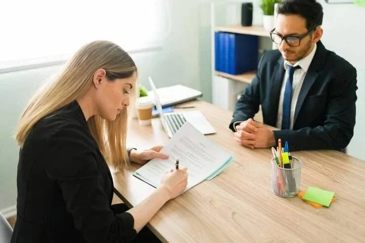 Sympathiek overkomen tijdens een sollicitatiegesprek doe je op deze manier: "Recruiters moeten een klik voelen"