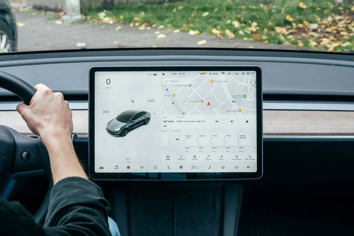 Vergelijking tussen nieuwe en ‘versleten’ Tesla onthult verrassende waarheid: "De mythe kan in de vuilbak"