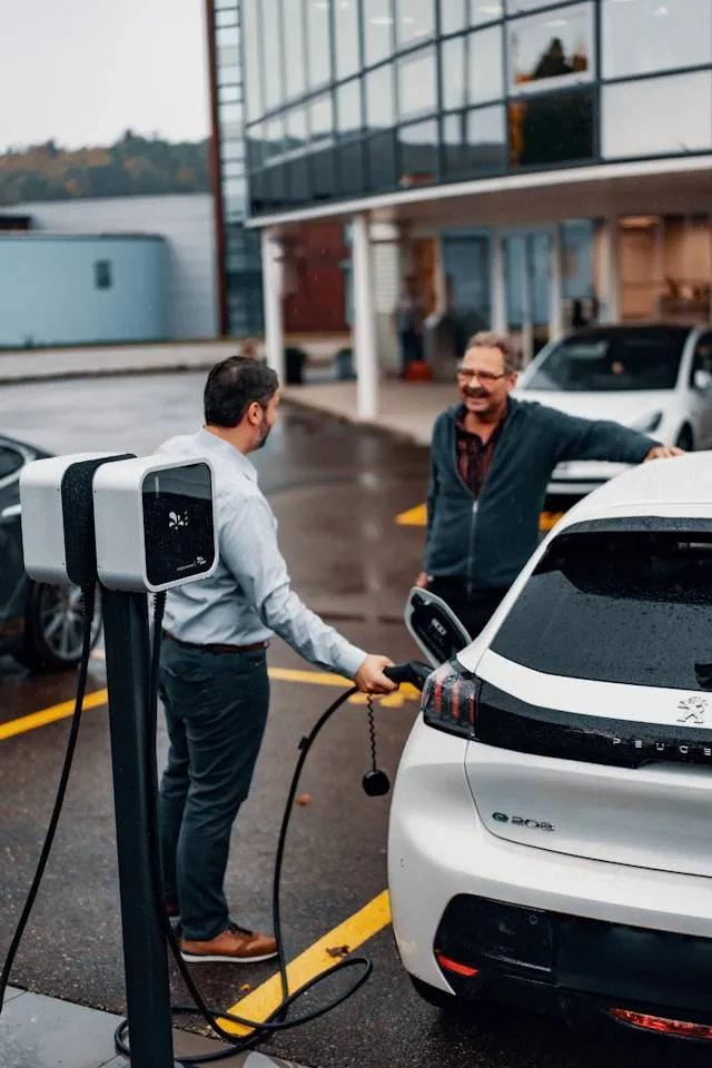 De schaduwkant van elektrisch rijden: de verborgen kosten van een elektrische auto op een rij