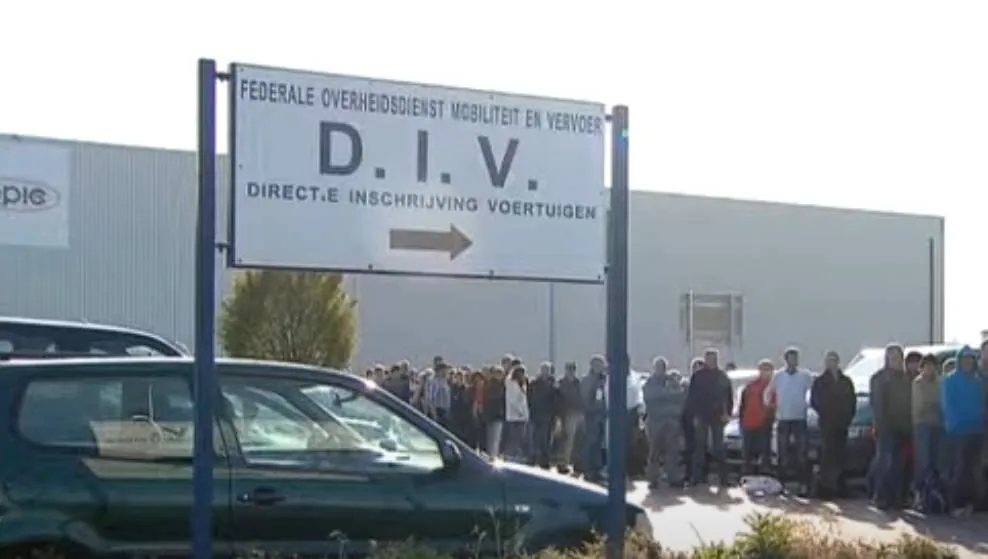 Nieuwe regel voor nummerplaten zorgt voor controverse: "Waarom makkelijk als moeilijk ook kan?"