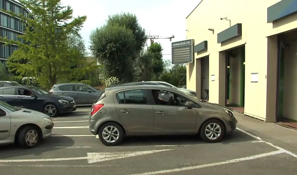 Nieuwe regelgeving rond nummerplaten zorgt voor discussie: "Schakel de autokeuring in"