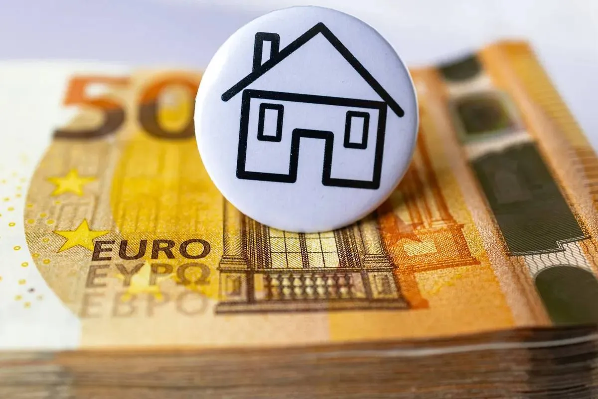 Huizenprijzen in België anno 2025: wat kost het en hoeveel moet je verdienen voor een hypotheek?