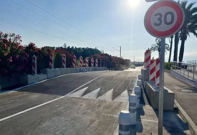 Vakantiegangers naar Zuid-Frankrijk gewaarschuwd: 'monsterachtige' vluchtheuvel zorgt voor problemen