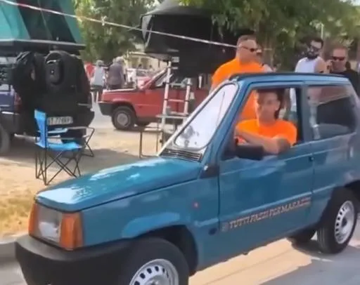 Italiaan bouwt een Fiat Panda die smaller is dan een mountainbike, en heeft misschien een wereldrecord te pakken