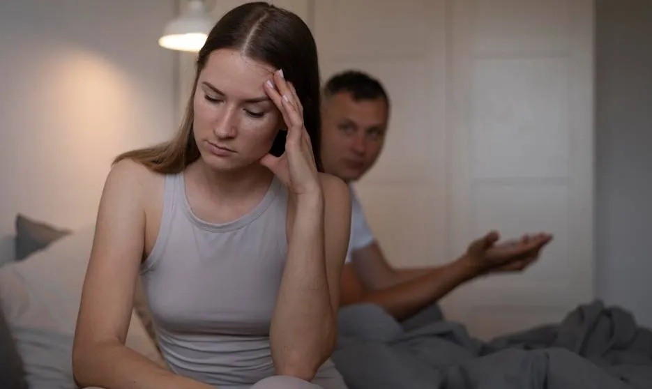 "Mijn verloofde wil alleen trouwen als ik een 'sekscontract' teken. Zoveel keer per week wil hij het doen..."