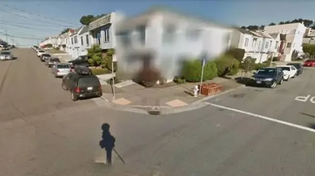 Waarom veiligheidsexperts je aanraden om je huis op Google Maps te 'blurren': "Kleine moeite, grote gevolgen"