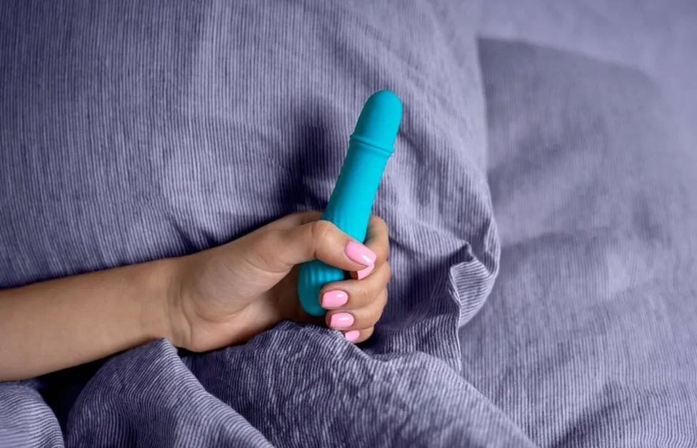 Bol.com en EasyToys halen 'pikante' speeltjes uit de verkoop: "Iemand anders kan ze van op afstand bedienen"