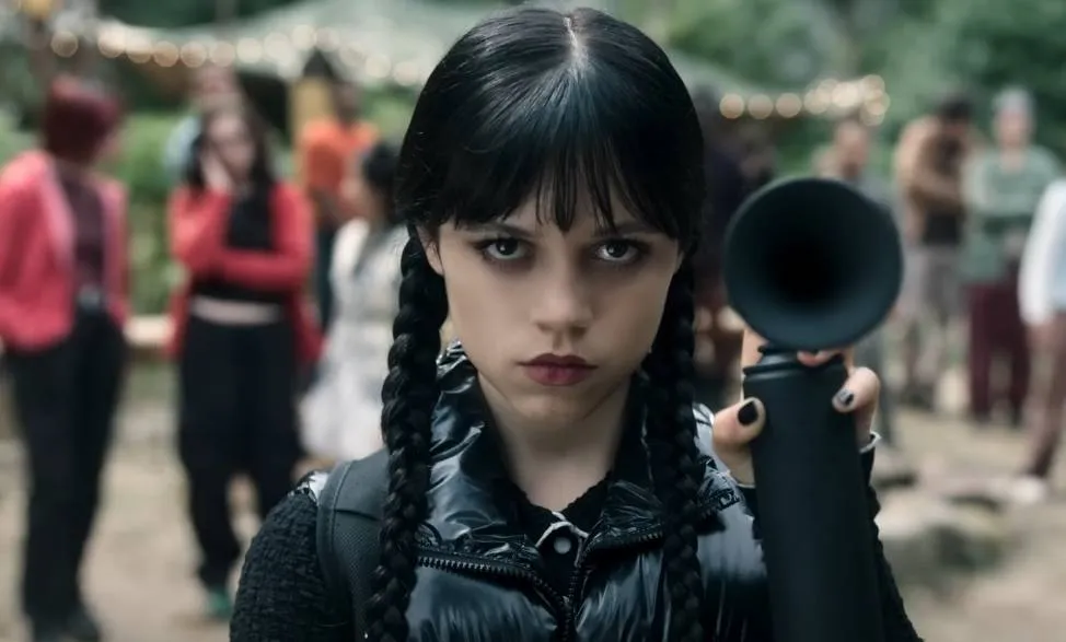 Netflix dropt trailer van tweede seizoen van 'Wednesday' en dat kondigt zich nóg grootser aan