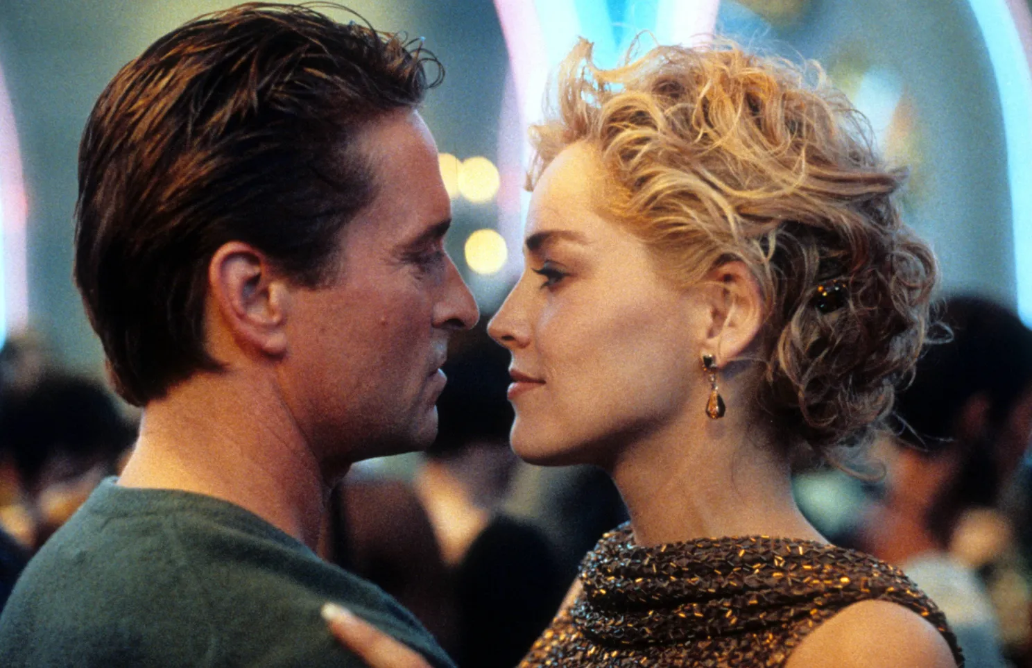 De 'duistere' details die niemand kent over de iconische Basic Instinct-scène van Sharon Stone: "Ik werd misleid!"