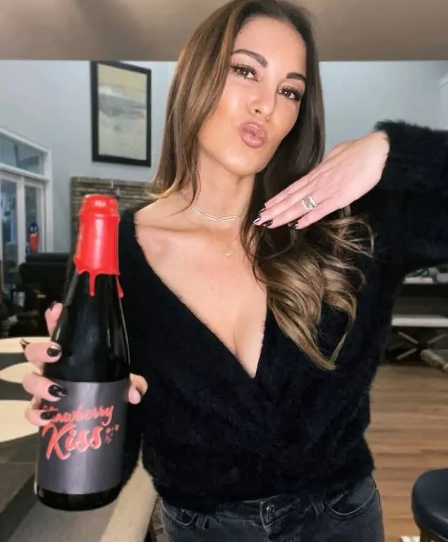 'International Beer Day' en 'International Girlfriend Day' op dezelfde dag... Dat vieren wij met lekkere babes en bier! (foto's)
