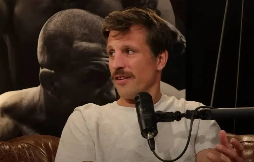 Na de podcast, gaat Pedro Elias nu écht 'oep z'n bakkes' krijgen: hoeveel kans geven jullie hem in een MMA-gevecht?