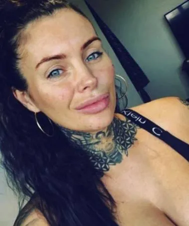 Callie was 16 toen ze de lotto won. Nu is ze alles kwijt, maar wel enkele ‘verbouwingen’ rijker: “Ik werd compleet uitgebuit!”