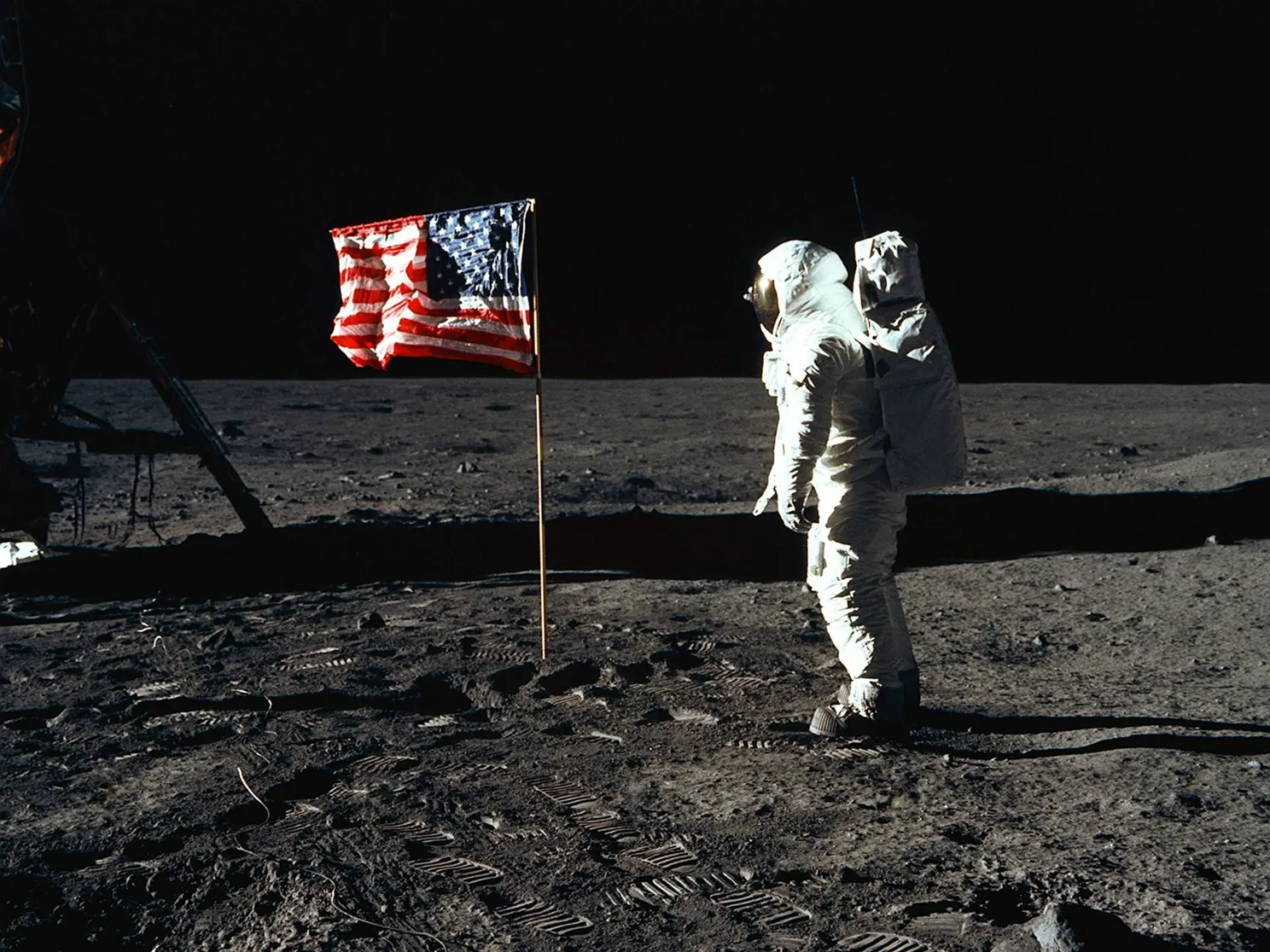 Astronaut onthult de enige echte reden waarom de laatste 50 jaar niemand naar de maan ging (en het is misschien niet wat je denkt)