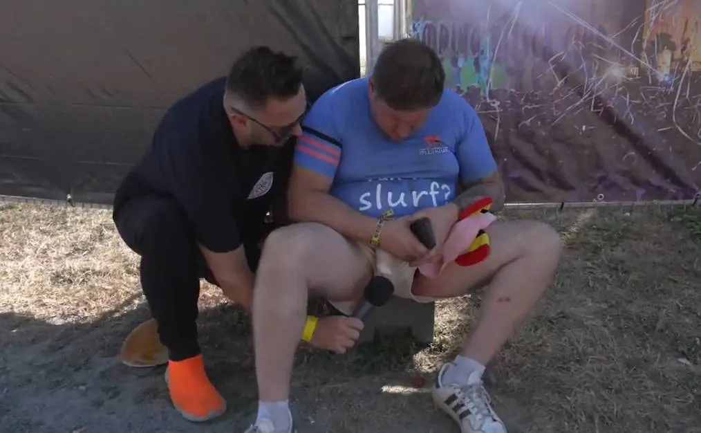 Zo fout dat het geniaal is: herbeleef de avonturen én comeback van 'Freaky Frank' op Kamping Kitsch!