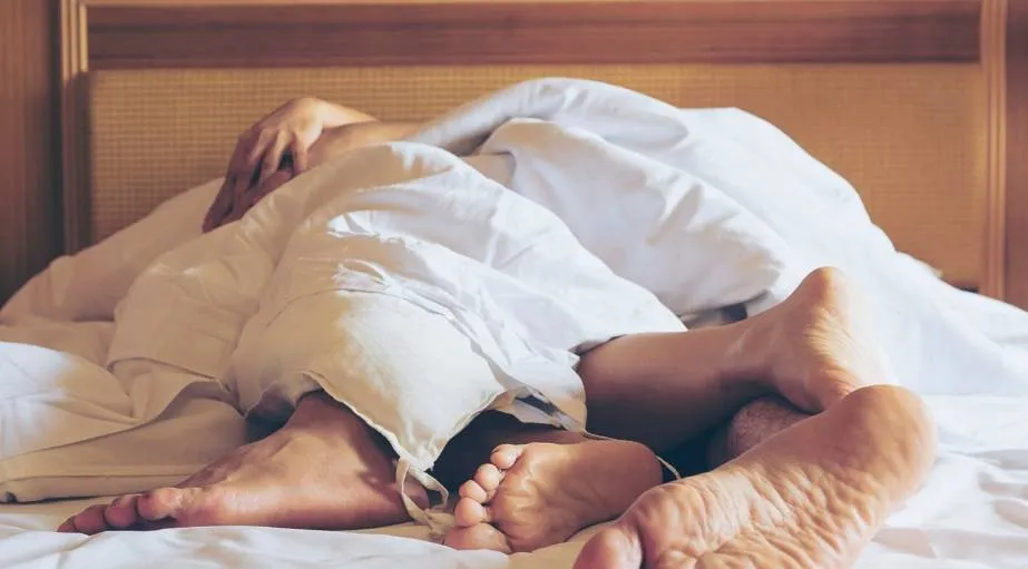 Bianca (27) beleefde een hete nacht met de ex van haar beste vriendin: "Het was zij die het organiseerde..."