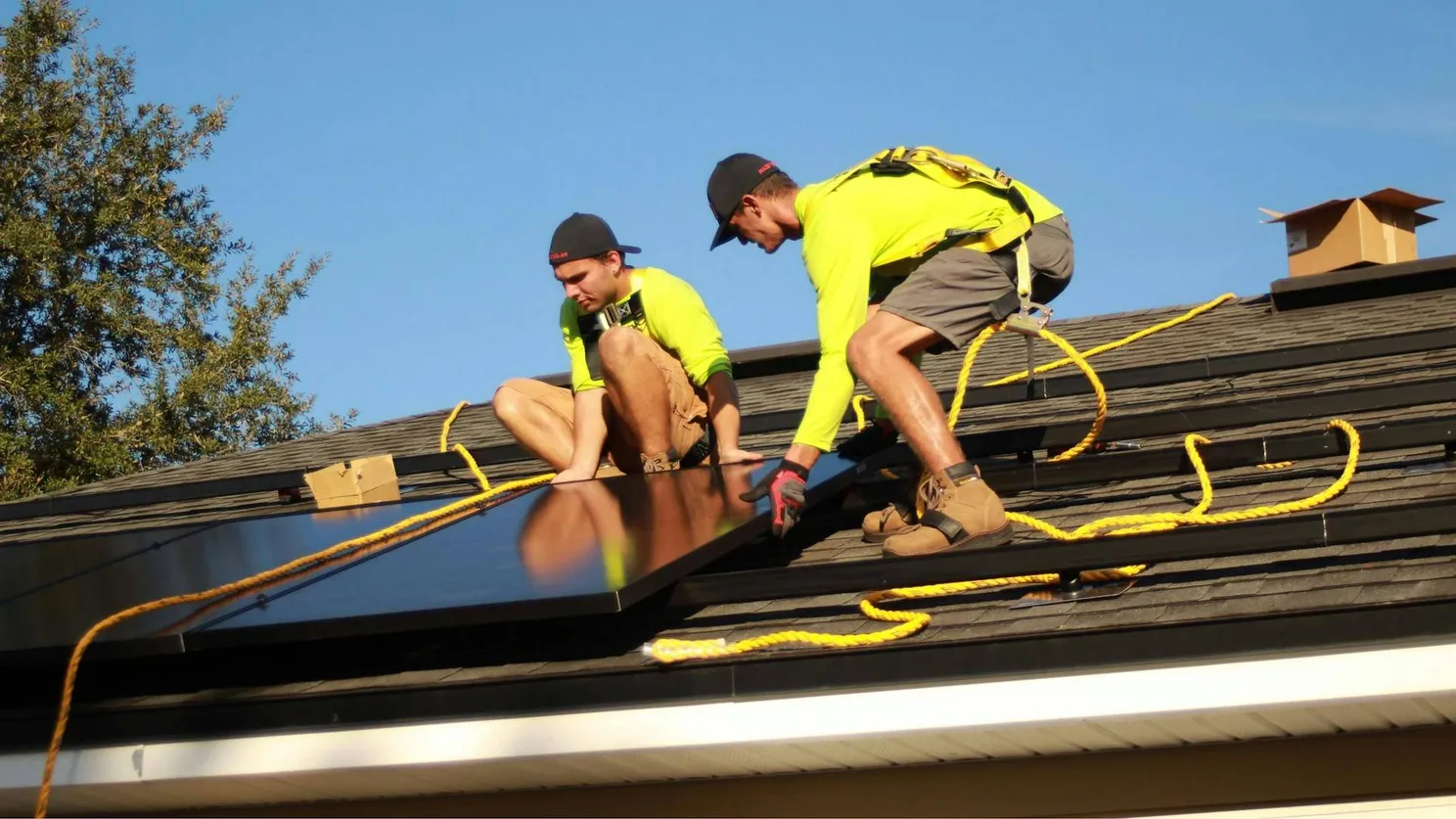 Steeds meer Vlamingen lopen in dezelfde val met hun zonnepanelen: "Ik probeerde iets goed te doen, en werd afgestraft!"